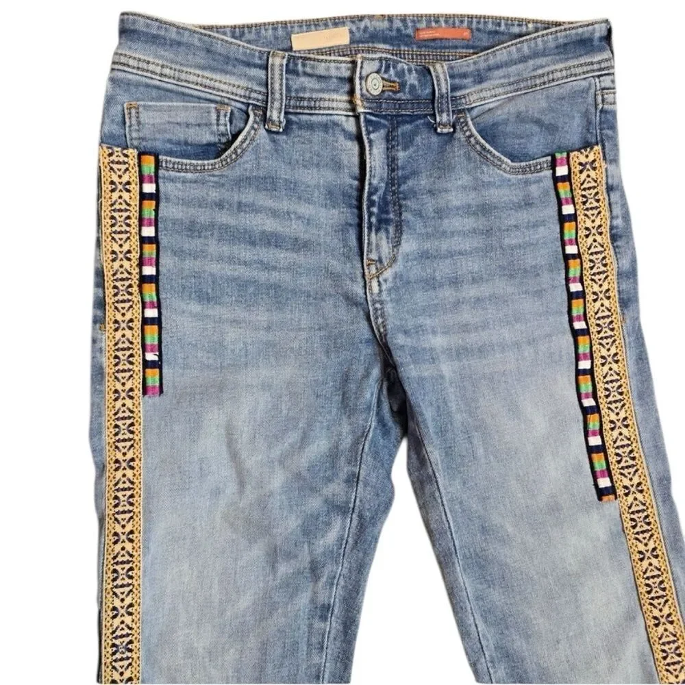 Anthropologie Pilcro Slim Boyfriend Crop jeans with colorful embroidered side 28